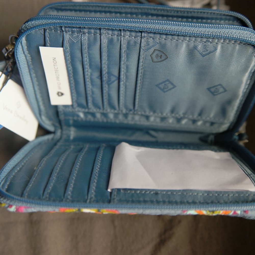 Brand new Vera Bradley Quilted Aztec Purse with tags - Picture 5 of 6